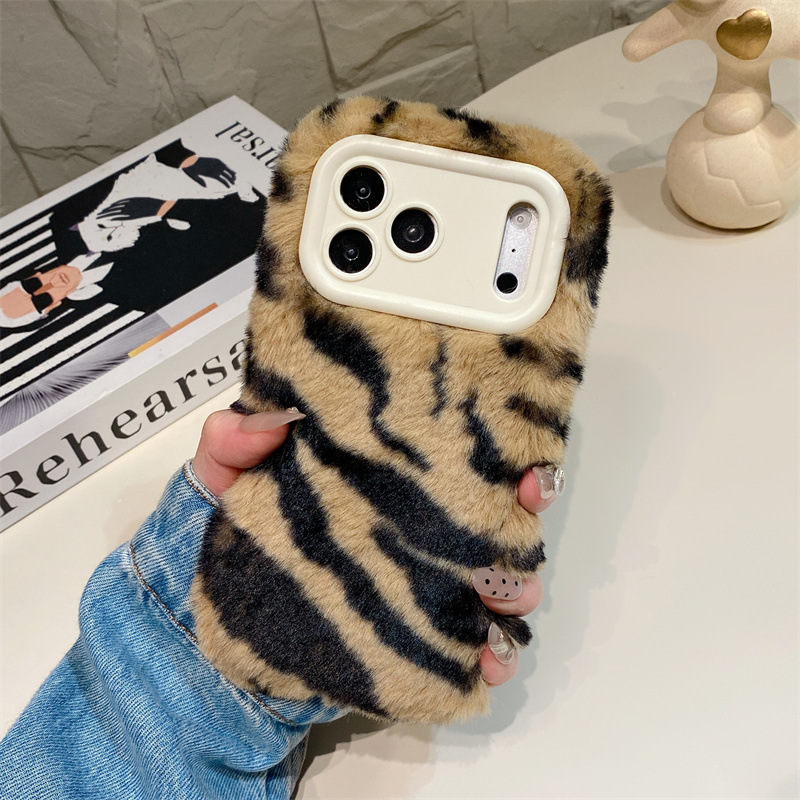 Lüks Zebra Desenli Tüylü Peluş - Apple Iphone 16 incelemesi ve fiyatı